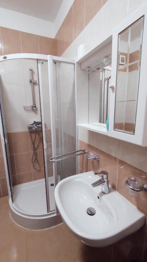 App Oleander Apartment Umag Luaran gambar