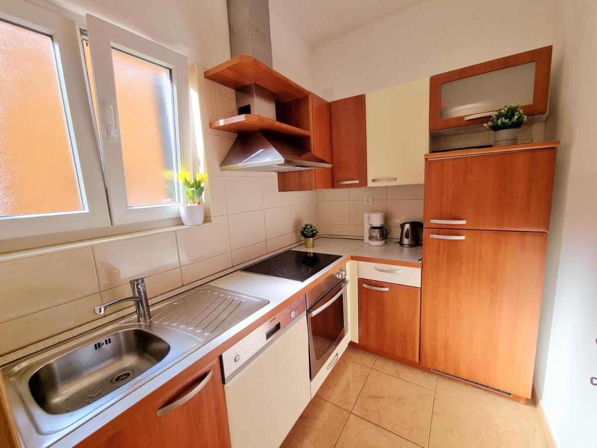App Oleander Apartment Umag Luaran gambar